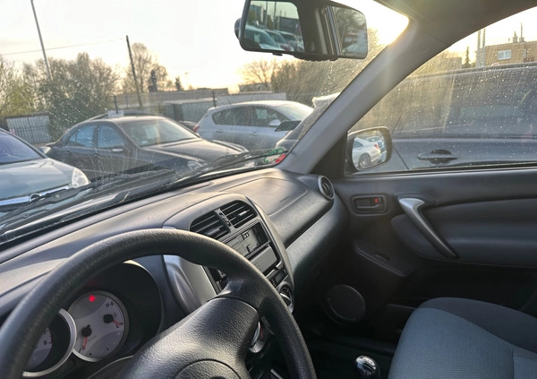 Toyota RAV4 cena 21900 przebieg: 175000, rok produkcji 2003 z Bydgoszcz małe 56